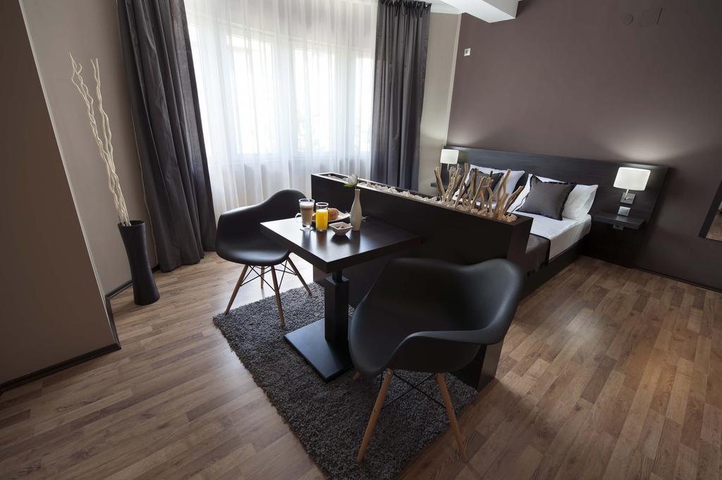 Soho Apartments Бітола Номер фото